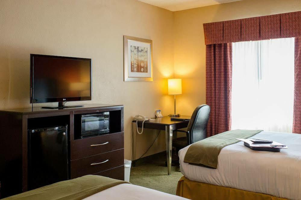 Hotel Holiday Express & - By Ihg Oxford