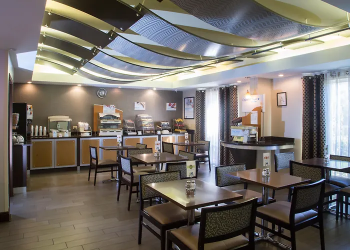 Holiday Inn Express & Suites - Oxford By Ihg